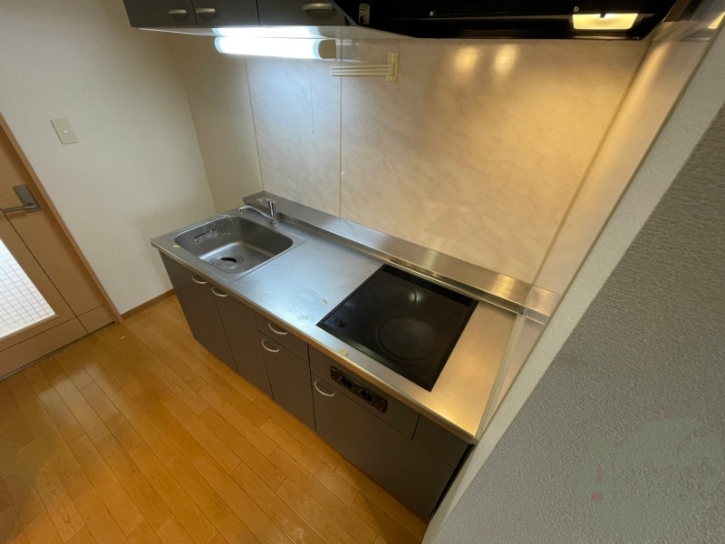 キッチン　ＩＨコンロが設置されているので購入の必要がありません！