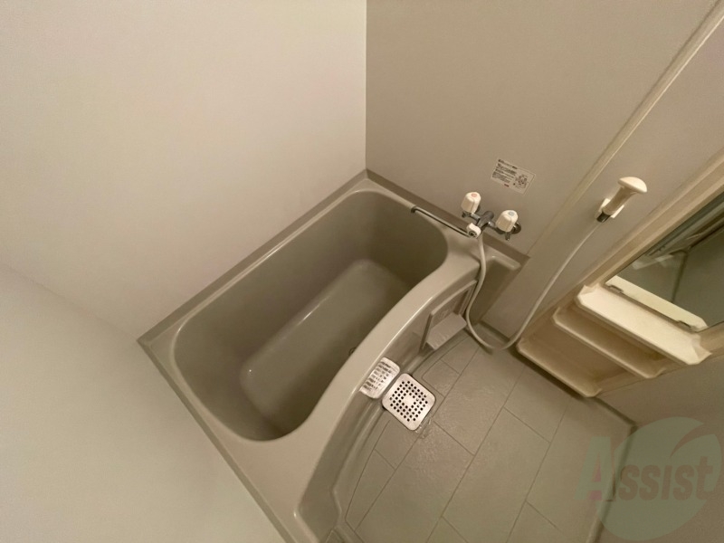 バス・シャワールーム　お風呂になります。一日の疲れを癒してくださいね。