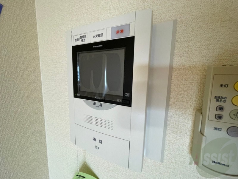 セキュリティ　ＴＶモニター付インターホンです。来客者の顔が見えるので安心！