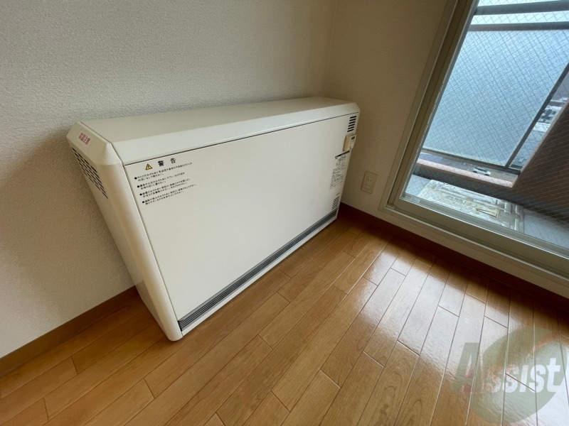 その他設備　電気暖房です。冬場の寒い日でも安心ですね～