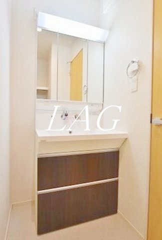 洗面設備　独立洗面台です。