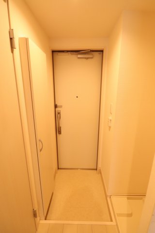 玄関　※別号室の参考写真です