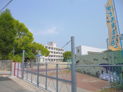 幼稚園・保育園　魚住幼稚園（幼稚園・保育園）まで450m