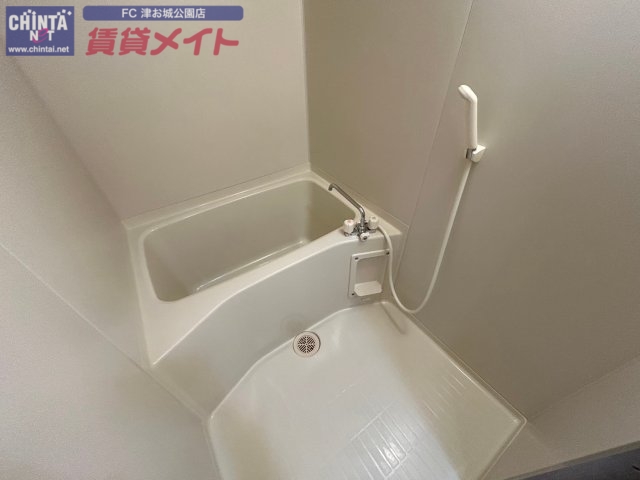 バス・シャワールーム　同じ物件、別部屋の写真です