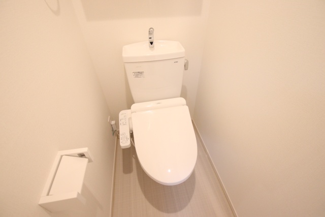 トイレ　※別室の参考写真の為、現況優先です。