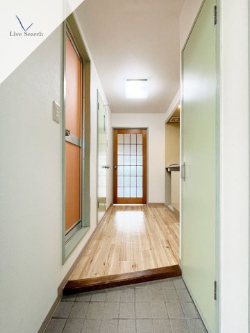 玄関　同物件別室写真