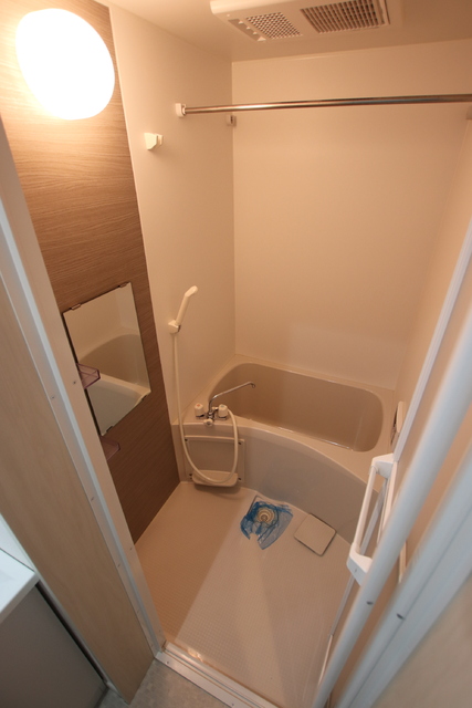 バス・シャワールーム　【別室参考写真】（追い焚き機能付）