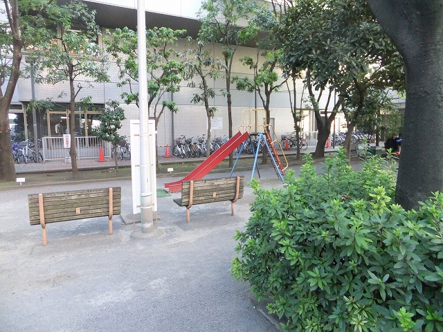 公園　明石児童公園（公園）まで87m