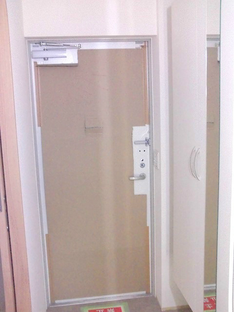 玄関　※建築中の写真です。（同タイプ間取り）