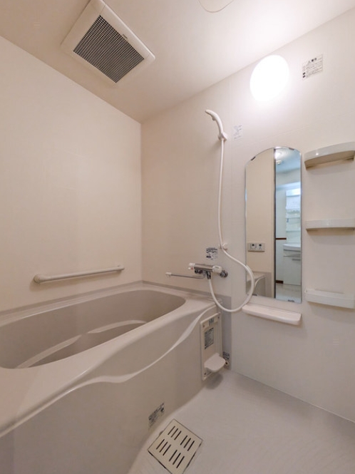 バス・シャワールーム　清潔感のある浴室です！