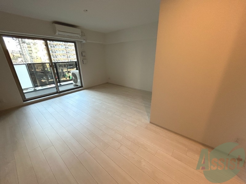 居室・リビング　１４．３帖のＬＤＫです。大型のテレビやソファの設置が可能です