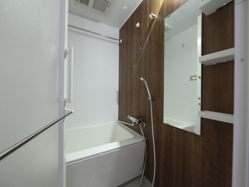 バス・シャワールーム　バスルーム　浴室暖房乾燥機付き