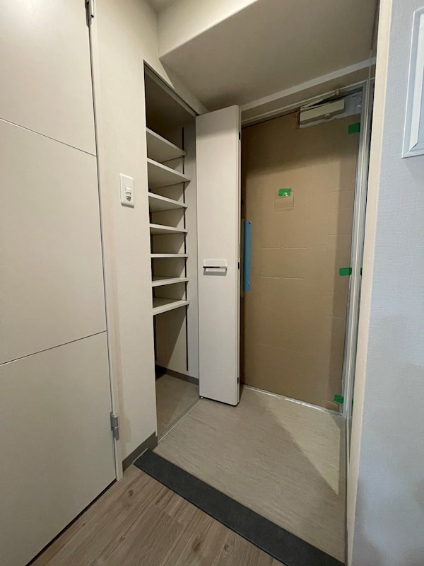 玄関　シューズボックスあり。