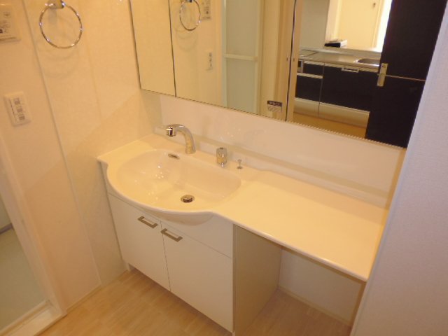 洗面設備　洗髪洗面化粧台