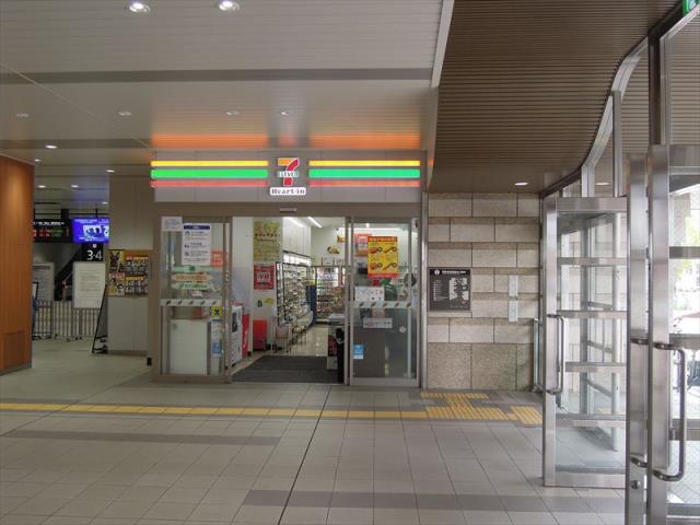 コンビニ　セブンイレブン（コンビニ）まで394m