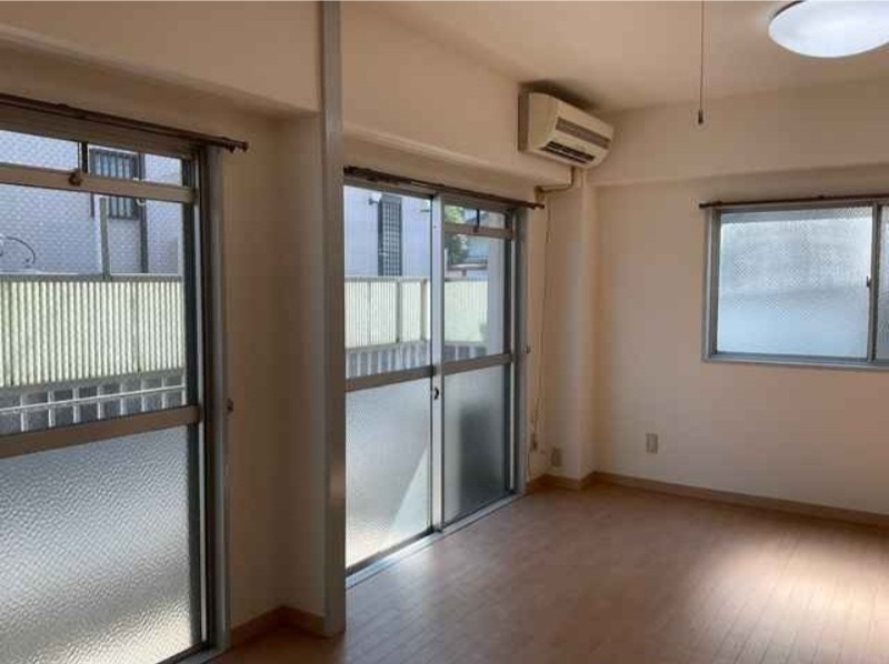 居室・リビング　図面と現状に相違がある場合には現状を優先