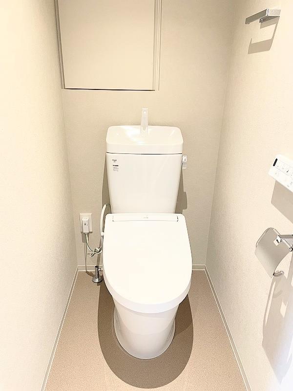 トイレ　温水洗浄暖房便座