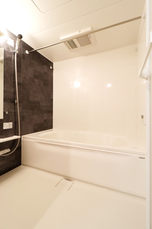 バス・シャワールーム　図面と現状に相違がある場合には現状を優先．．．