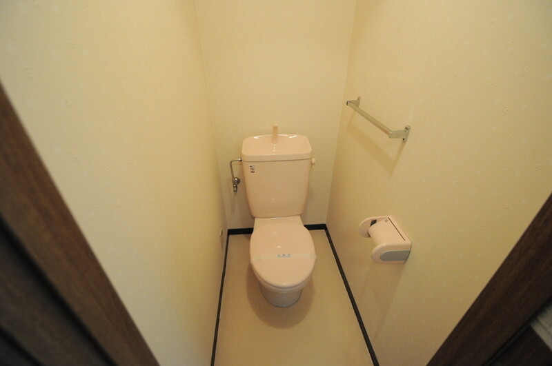 トイレ　キレイに清掃されたトイレは清潔感があり気分もよくなります