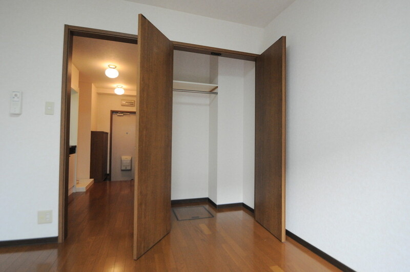 収納　大きな収納でリビングも広々使えますよ