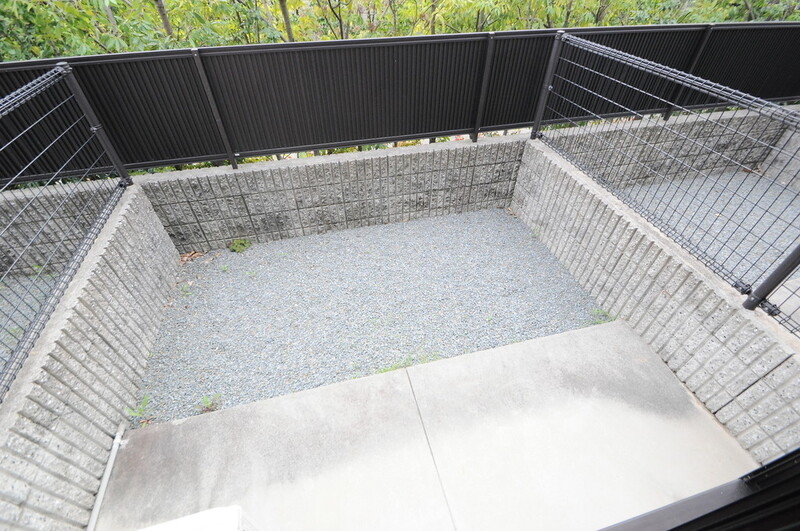 バルコニー　キレイなお庭でミニ栽培はどうですか