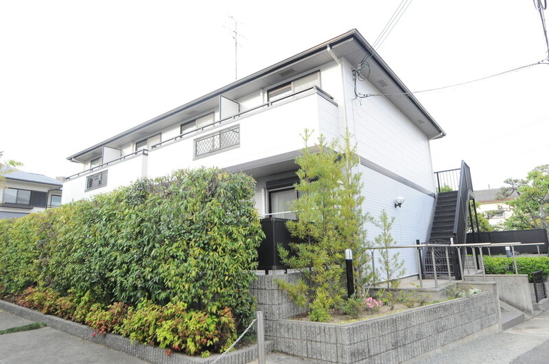 建物外観　落ち着いた外観の綺麗なアパートです