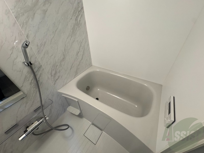 バス・シャワールーム　お風呂になります。一日の疲れを癒してくださいね。