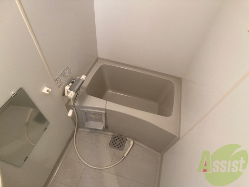 バス・シャワールーム　お風呂になります。一日の疲れを癒してくださいね。