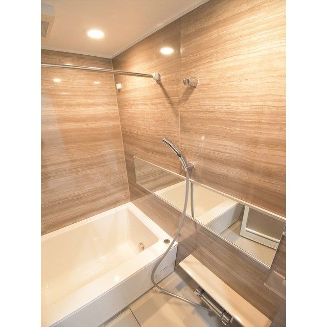 バス・シャワールーム　※別部屋の参考写真です。