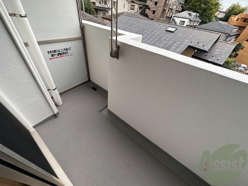 バルコニー　バルコニーがあるので洗濯物は外に干せそうですね～