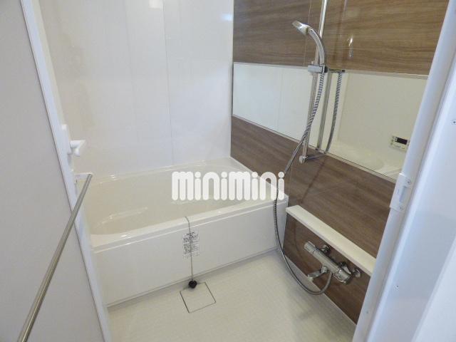 バス・シャワールーム　くつろぎのバスルームです。