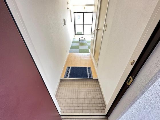 玄関　※別部屋の写真です