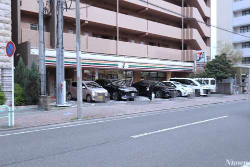 コンビニ　セブンイレブン 名古屋大須4丁目店（コンビニ）まで376m