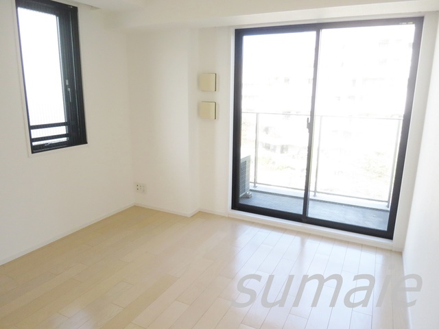 居室・リビング　フローリング仕様の洋室です☆