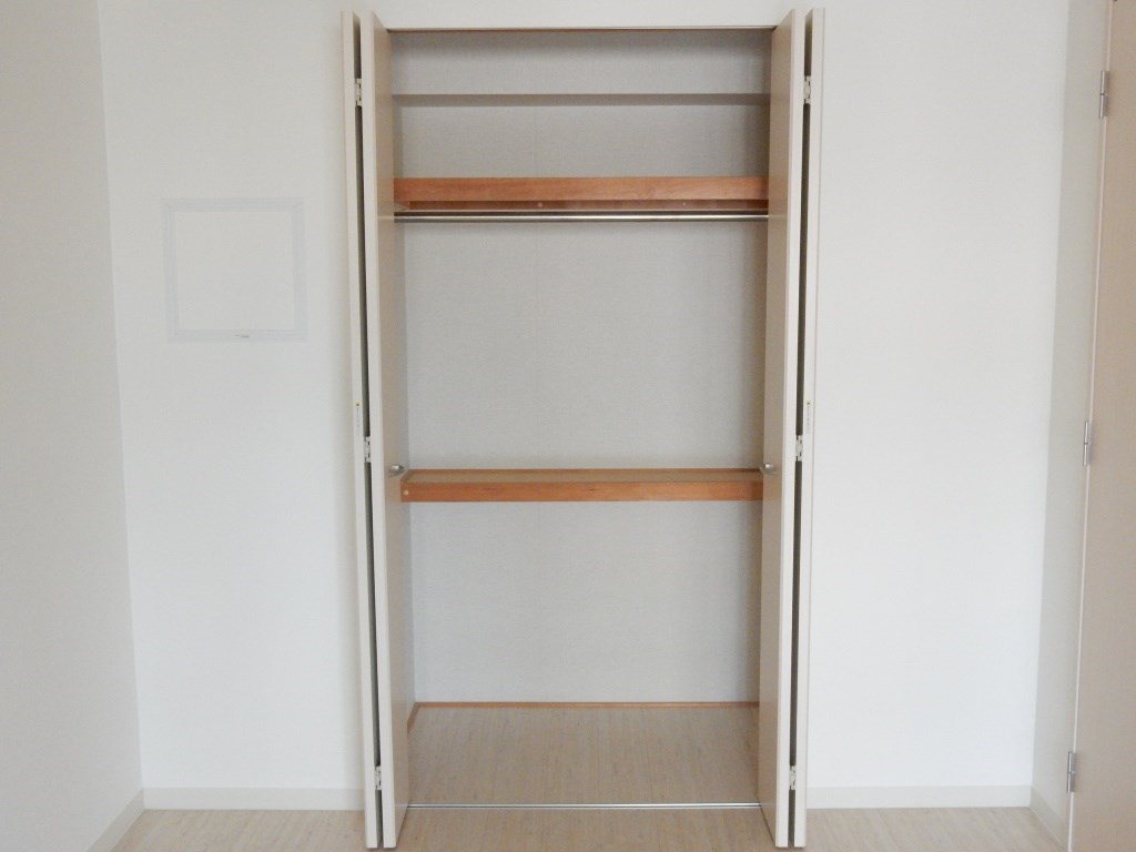 収納　洋室奥にクローゼットがございます