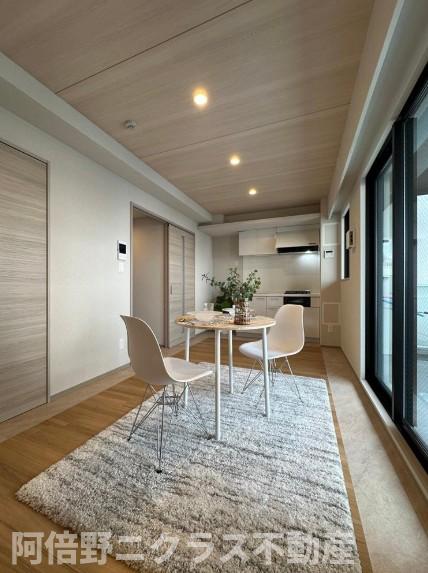 居室・リビング　内装は別部屋の参考写真です。