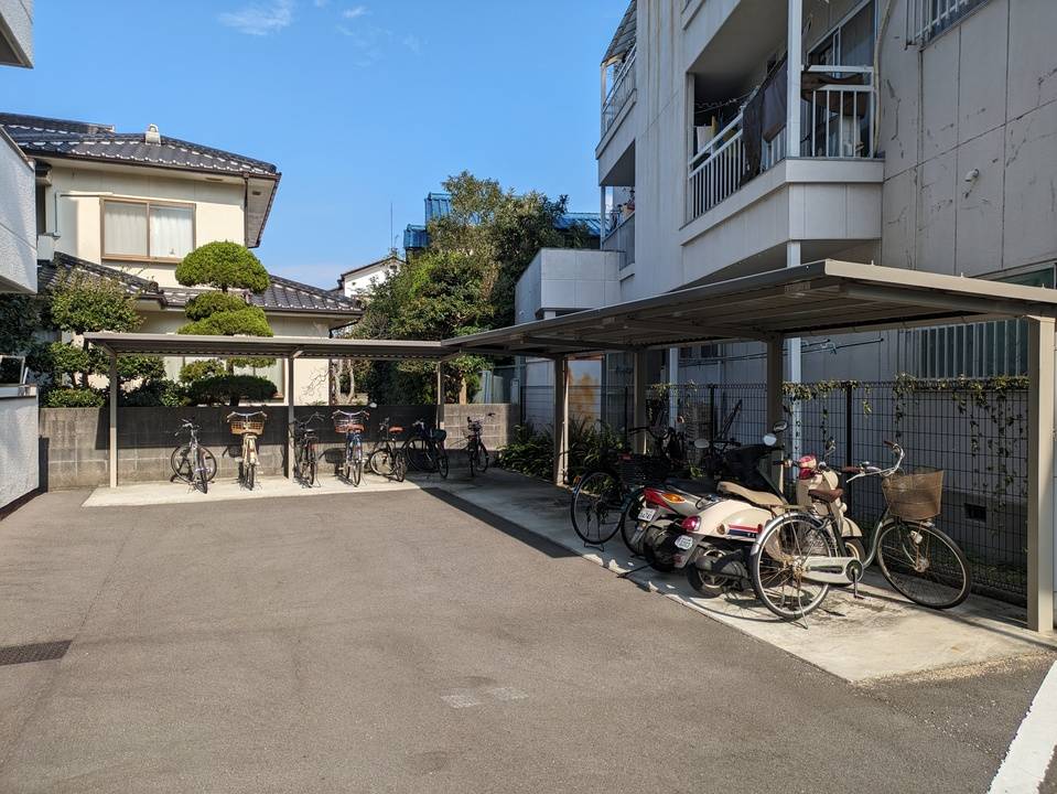 駐車場　駐輪場
