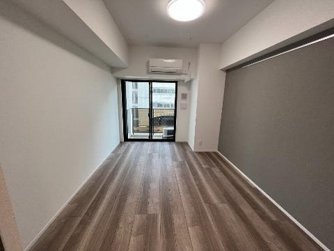 居室・リビング　室内