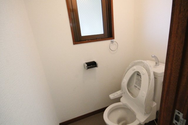 トイレ　写真は類似です。