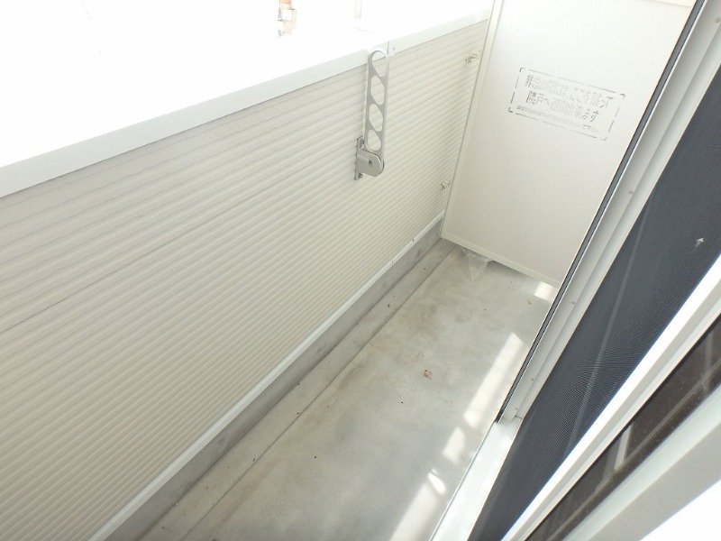 バルコニー　間取り反転タイプ