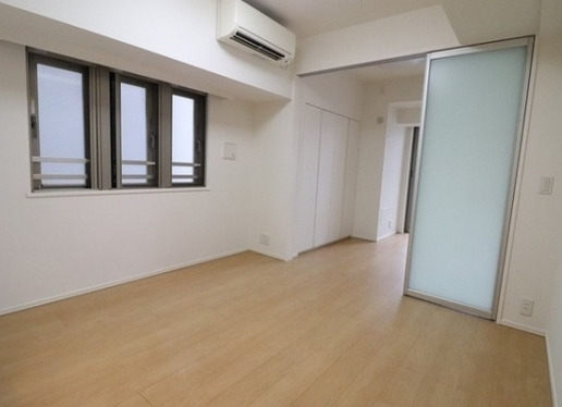 居室・リビング　※別部屋の参考写真です。