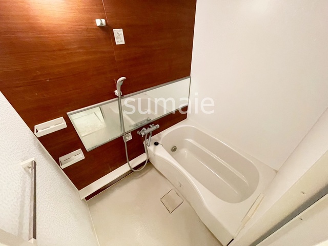 バス・シャワールーム　バスルームです。