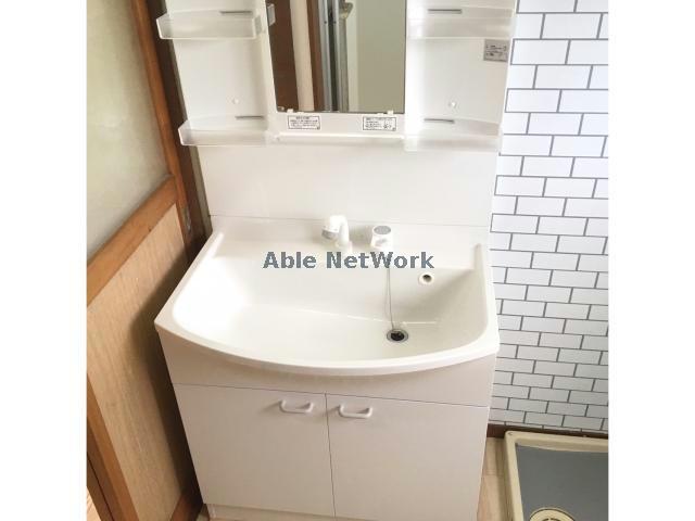 洗面設備　独立洗面化粧台あります