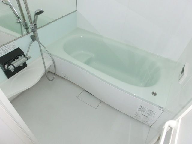 バス・シャワールーム　１坪の追い焚き付きバス