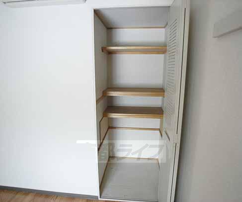 収納　洋室には物入れを