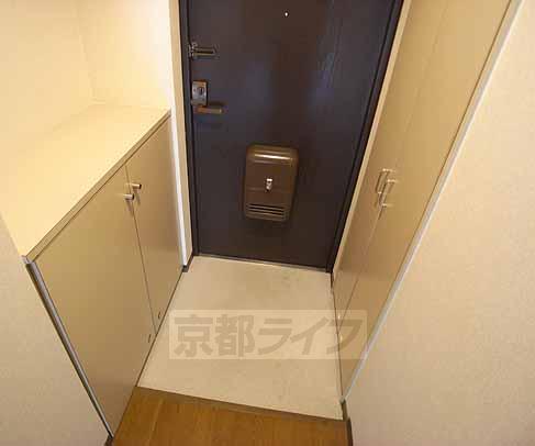 玄関　物入れ付きで玄関すっきり使えます