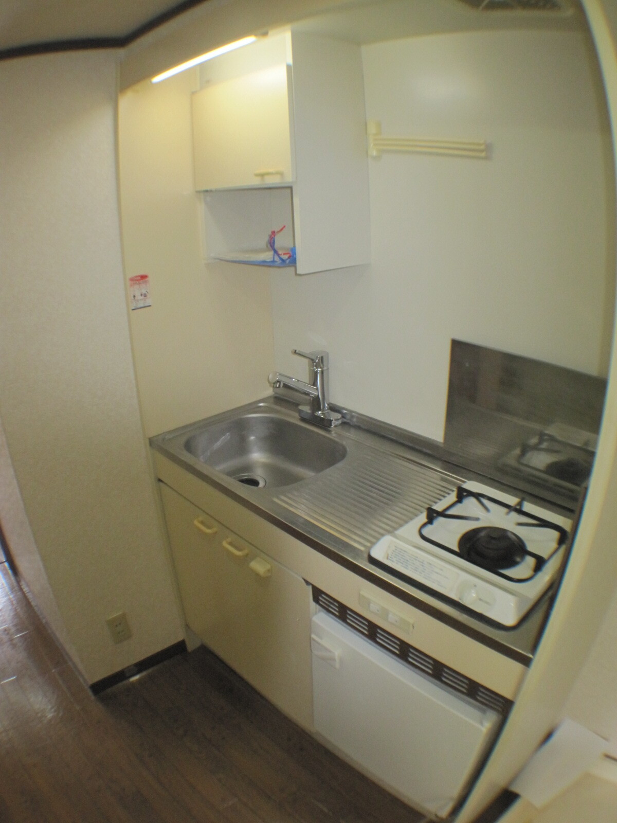 キッチン　冷蔵庫付きです。