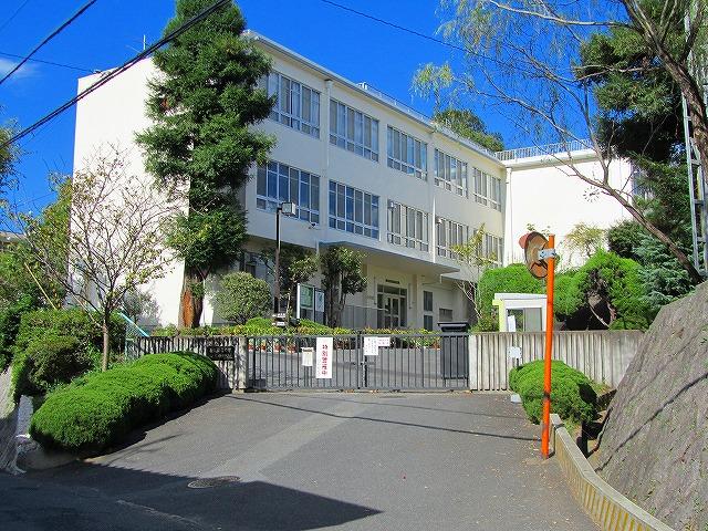 中学校　奈良教育大学附属中学校（中学校）まで848m