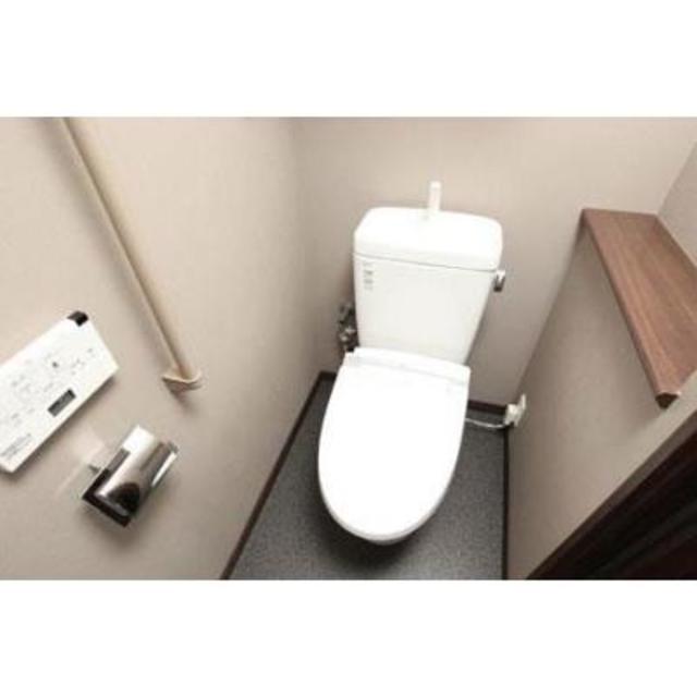 トイレ　※写真は同タイプ住戸です。