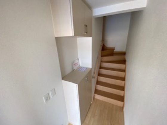 玄関　※別部屋の写真です